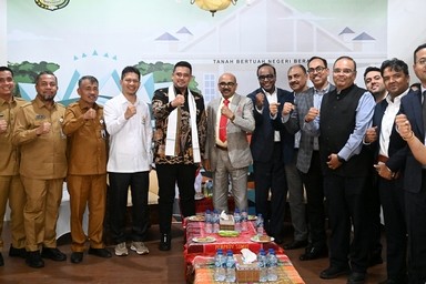 Audiensi_bersama_Delegaai_konsul_Bisnis_iNdia-7.jpg